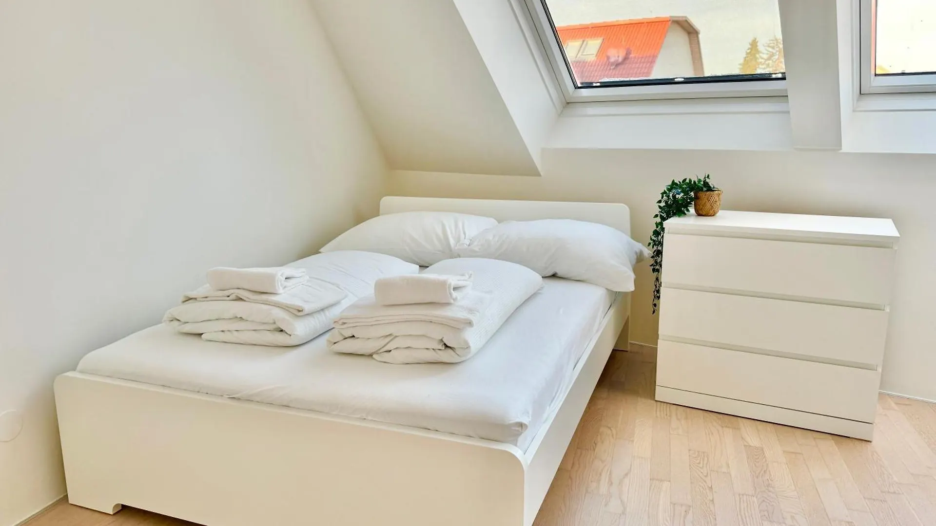 Apartmán Modern 150 M2 Maisonette - Private Garden & Free Parking Vídeň 0*,  Rakousko