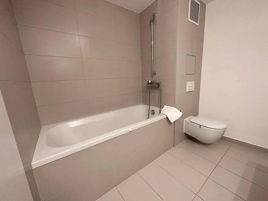 Modern 150 M2 Maisonette - Private Garden & Free Parking Apartment Vienna